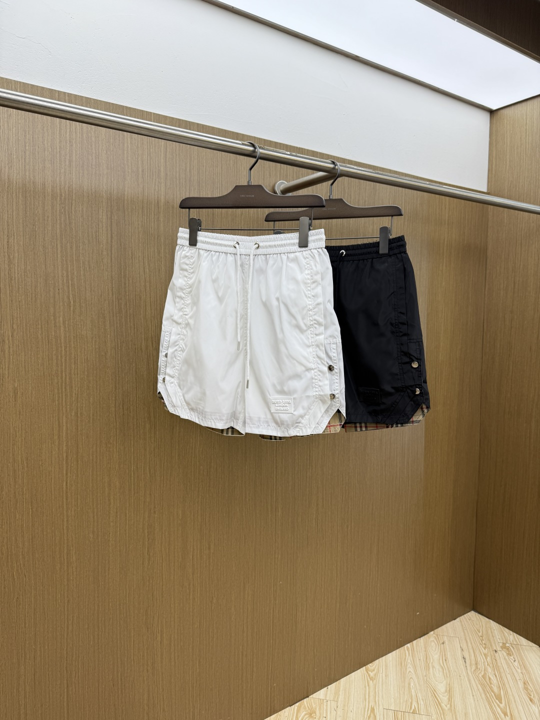 早春 BBR 🔥🔥Ss独家专供新款休闲沙滩短裤🩳高端版本！定制面料 内里纱网 透气舒适度高，细节无可挑剔