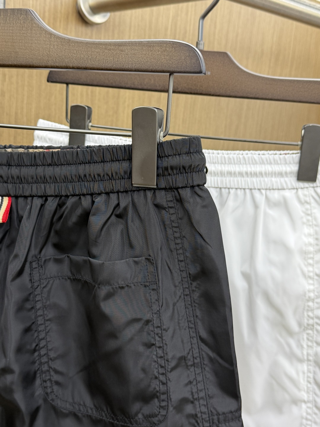 早春 BBR 🔥🔥Ss独家专供新款休闲沙滩短裤🩳高端版本！定制面料 内里纱网 透气舒适度高，细节无可挑剔