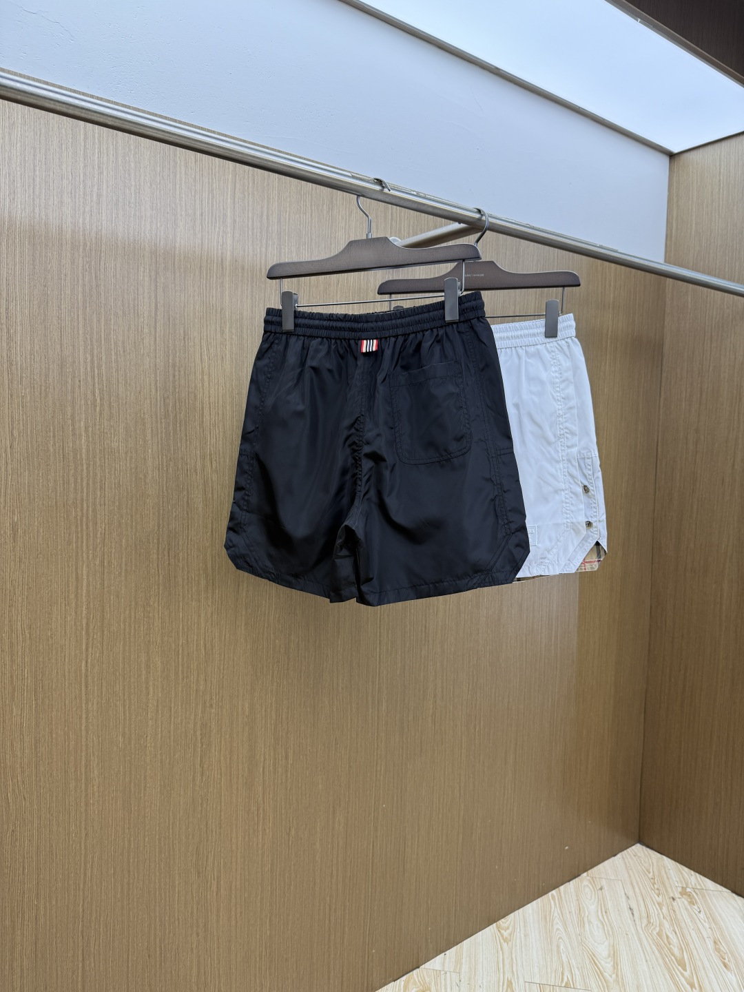 早春 BBR 🔥🔥Ss独家专供新款休闲沙滩短裤🩳高端版本！定制面料 内里纱网 透气舒适度高，细节无可挑剔