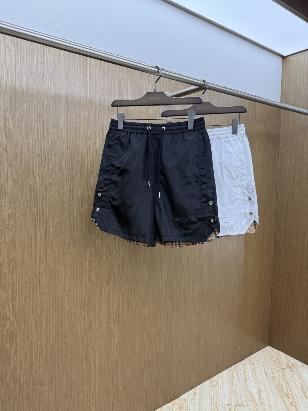 早春 BBR 🔥🔥Ss独家专供新款休闲沙滩短裤🩳高端版本！定制面料 内里纱网 透气舒适度高，细节无可挑剔