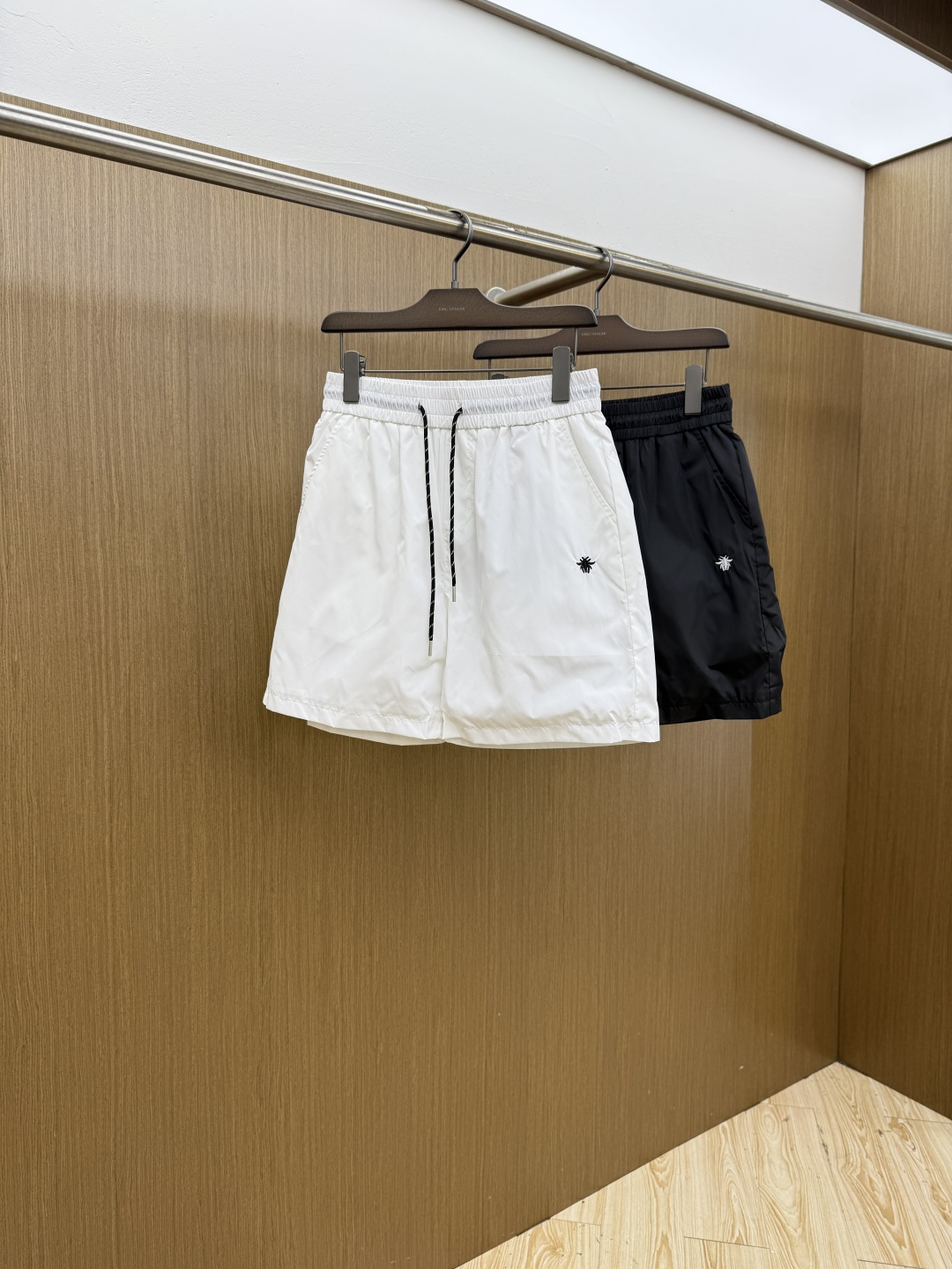 早春 CD 🔥🔥Ss独家专供新款休闲沙滩短裤🩳高端版本！定制面料 内里纱网 透气舒适度高，细节无可挑剔，