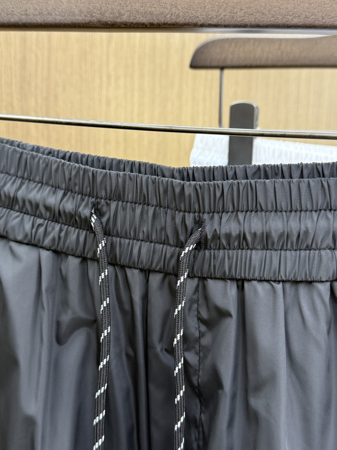 早春 CD 🔥🔥Ss独家专供新款休闲沙滩短裤🩳高端版本！定制面料 内里纱网 透气舒适度高，细节无可挑剔，