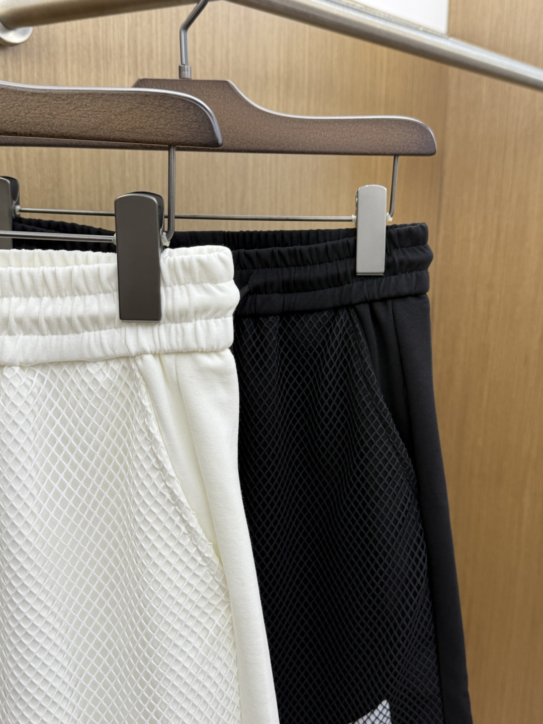 早春 FD 🔥🔥Ss独家专供新款休闲沙滩短裤🩳高端版本！定制面料 内里纱网 透气舒适度高，细节无可挑剔，