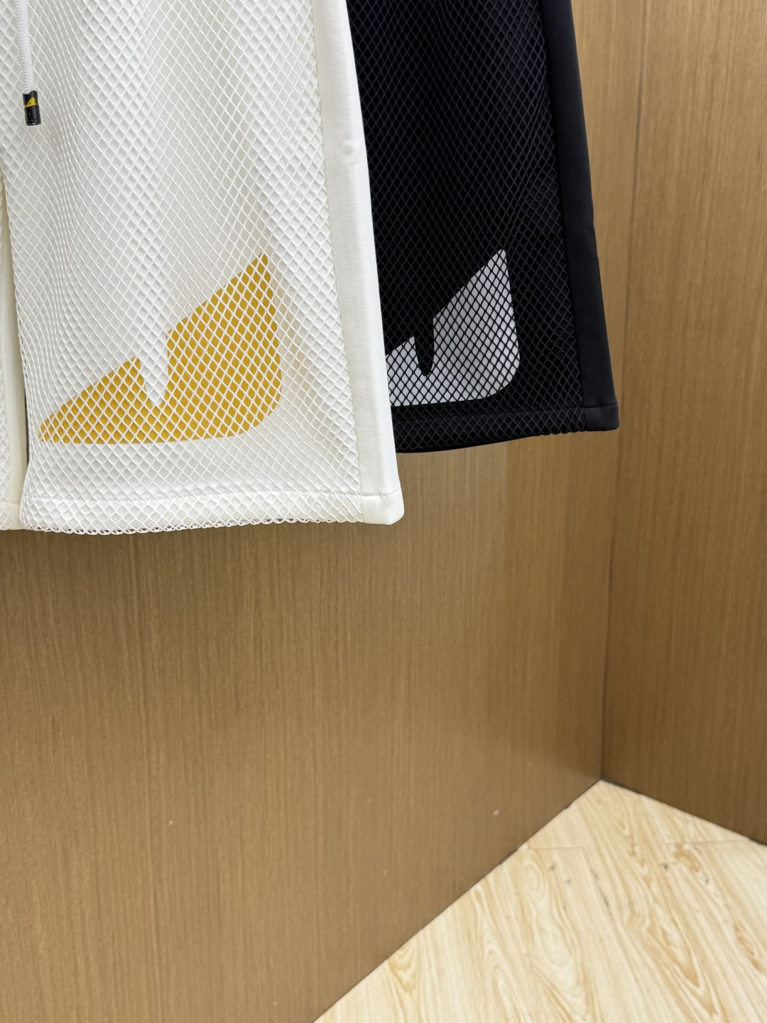 早春 FD 🔥🔥Ss独家专供新款休闲沙滩短裤🩳高端版本！定制面料 内里纱网 透气舒适度高，细节无可挑剔，