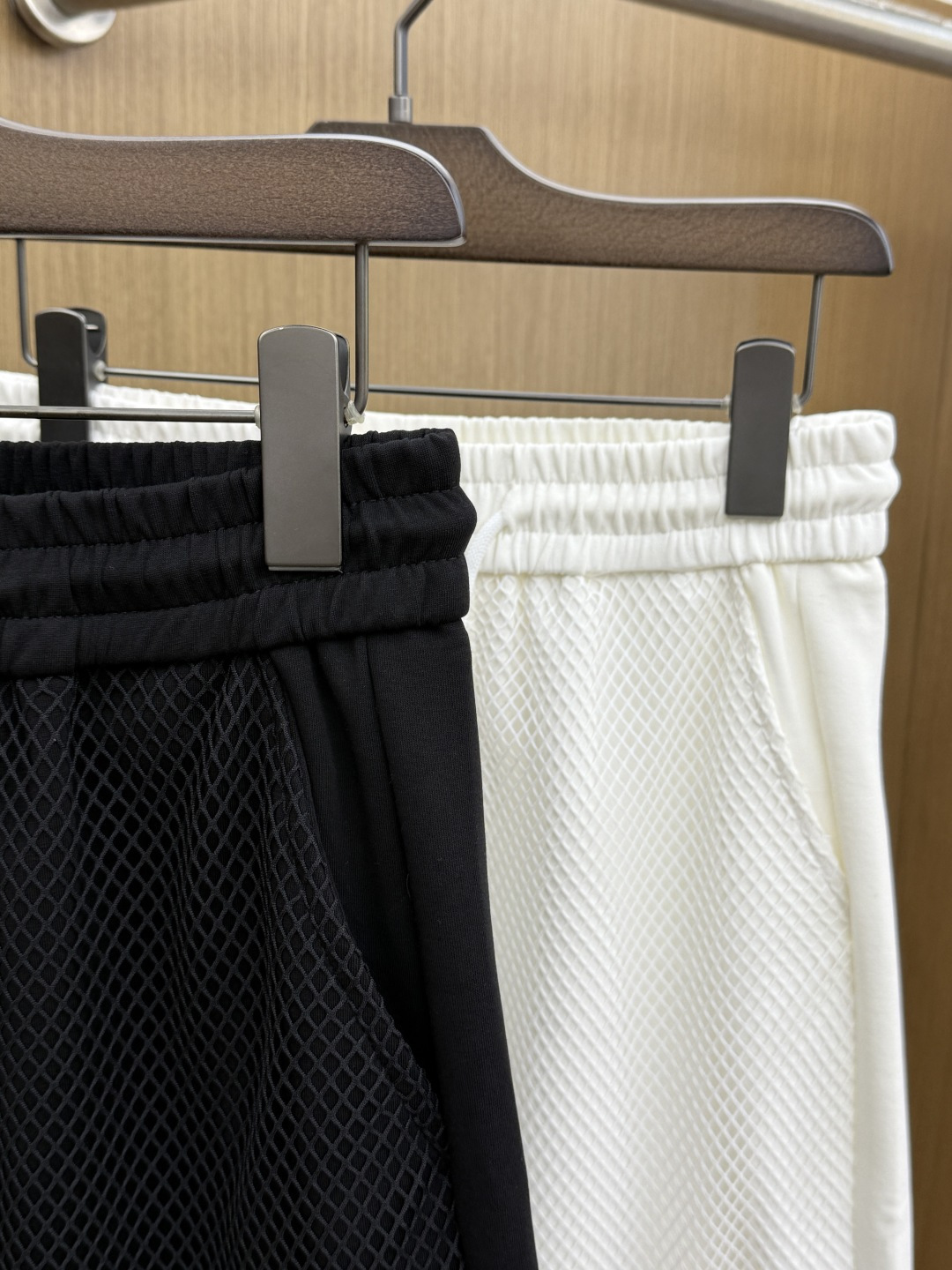 早春 FD 🔥🔥Ss独家专供新款休闲沙滩短裤🩳高端版本！定制面料 内里纱网 透气舒适度高，细节无可挑剔，