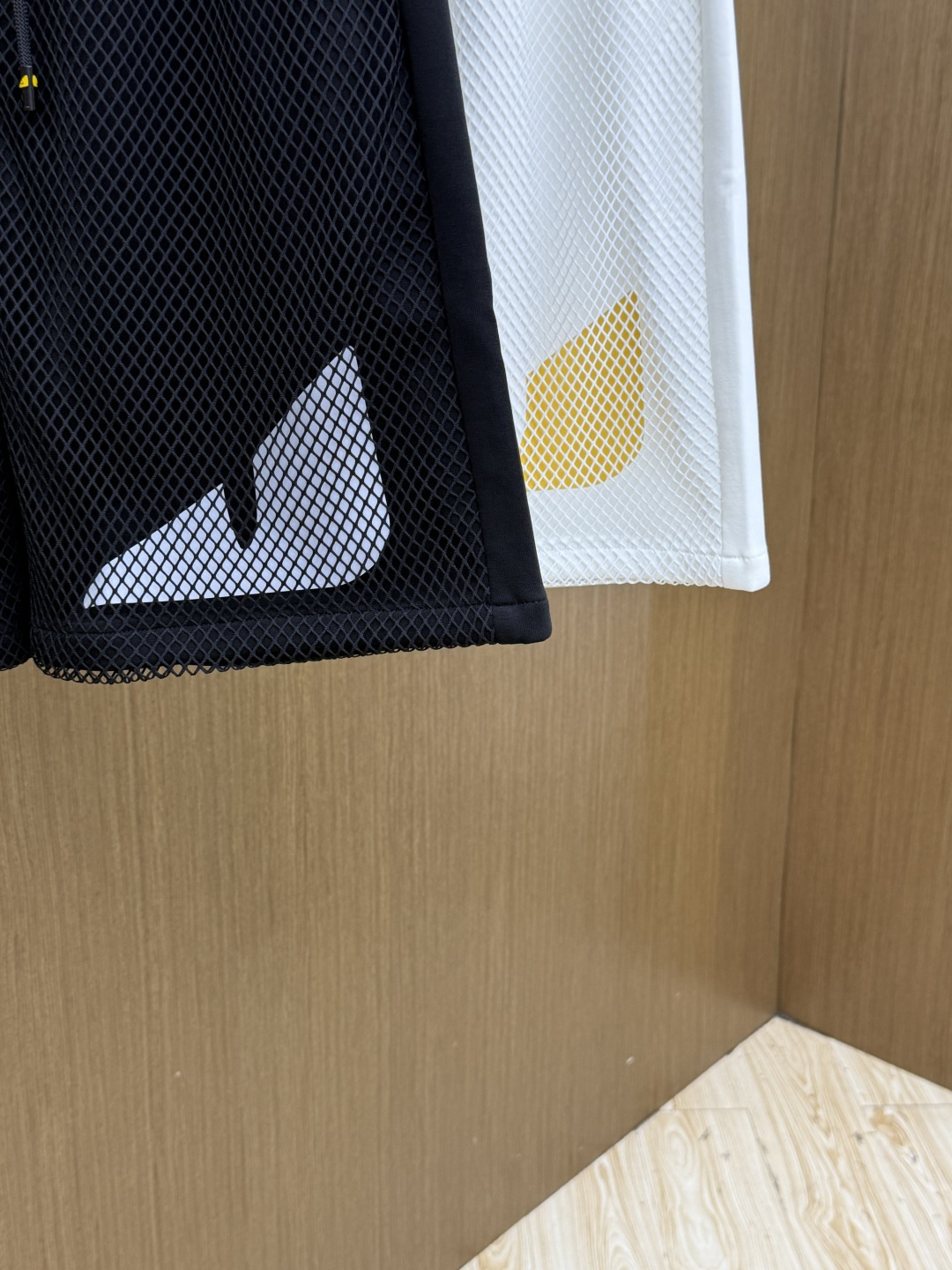 早春 FD 🔥🔥Ss独家专供新款休闲沙滩短裤🩳高端版本！定制面料 内里纱网 透气舒适度高，细节无可挑剔，