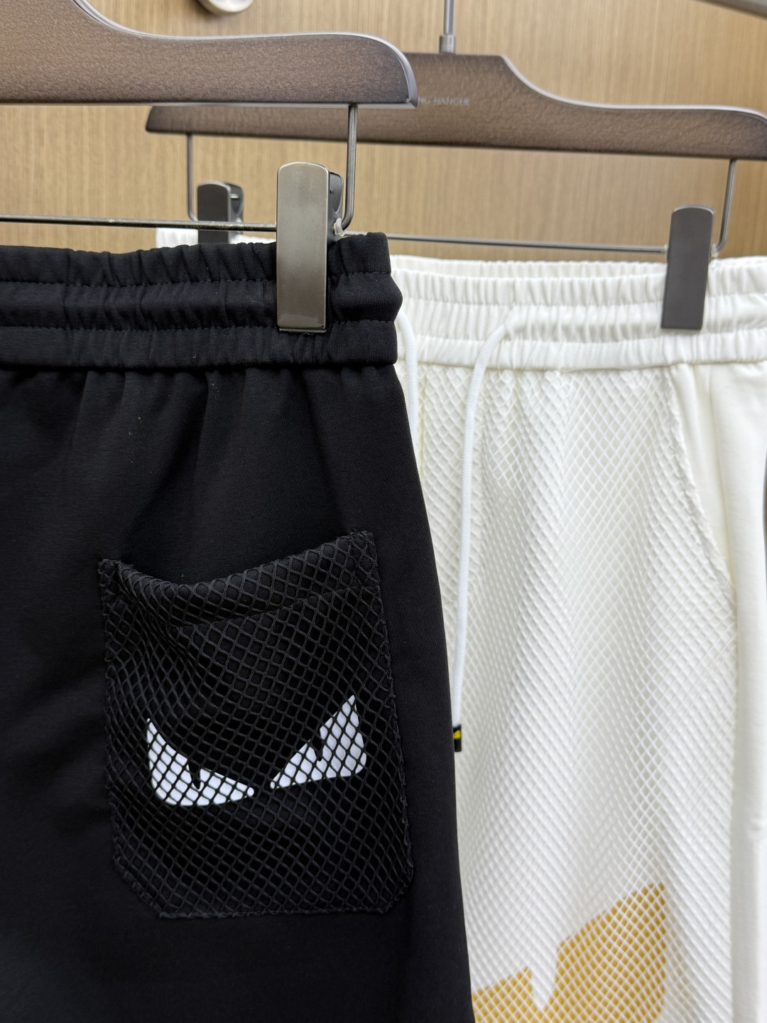 早春 FD 🔥🔥Ss独家专供新款休闲沙滩短裤🩳高端版本！定制面料 内里纱网 透气舒适度高，细节无可挑剔，