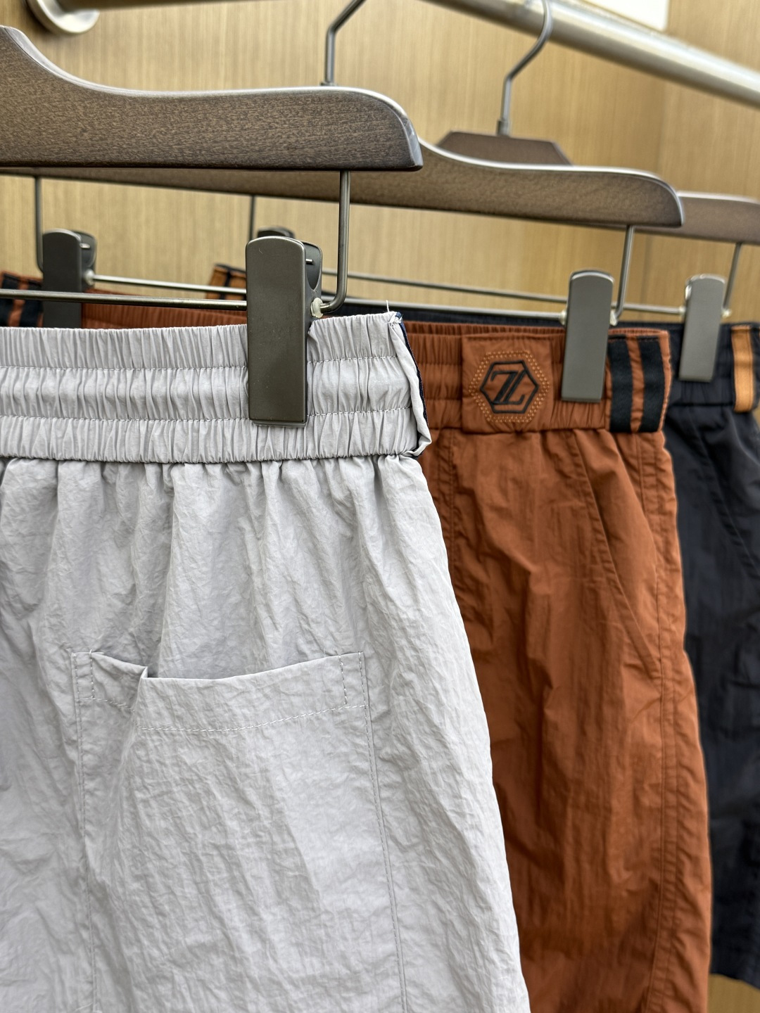 早春 ZZ 🔥🔥Ss独家专供新款休闲沙滩短裤🩳高端版本！定制面料 内里纱网 透气舒适度高，细节无可挑剔，