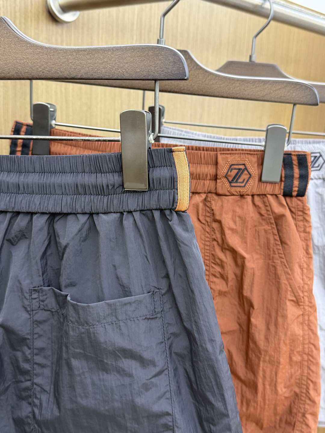 早春 ZZ 🔥🔥Ss独家专供新款休闲沙滩短裤🩳高端版本！定制面料 内里纱网 透气舒适度高，细节无可挑剔，