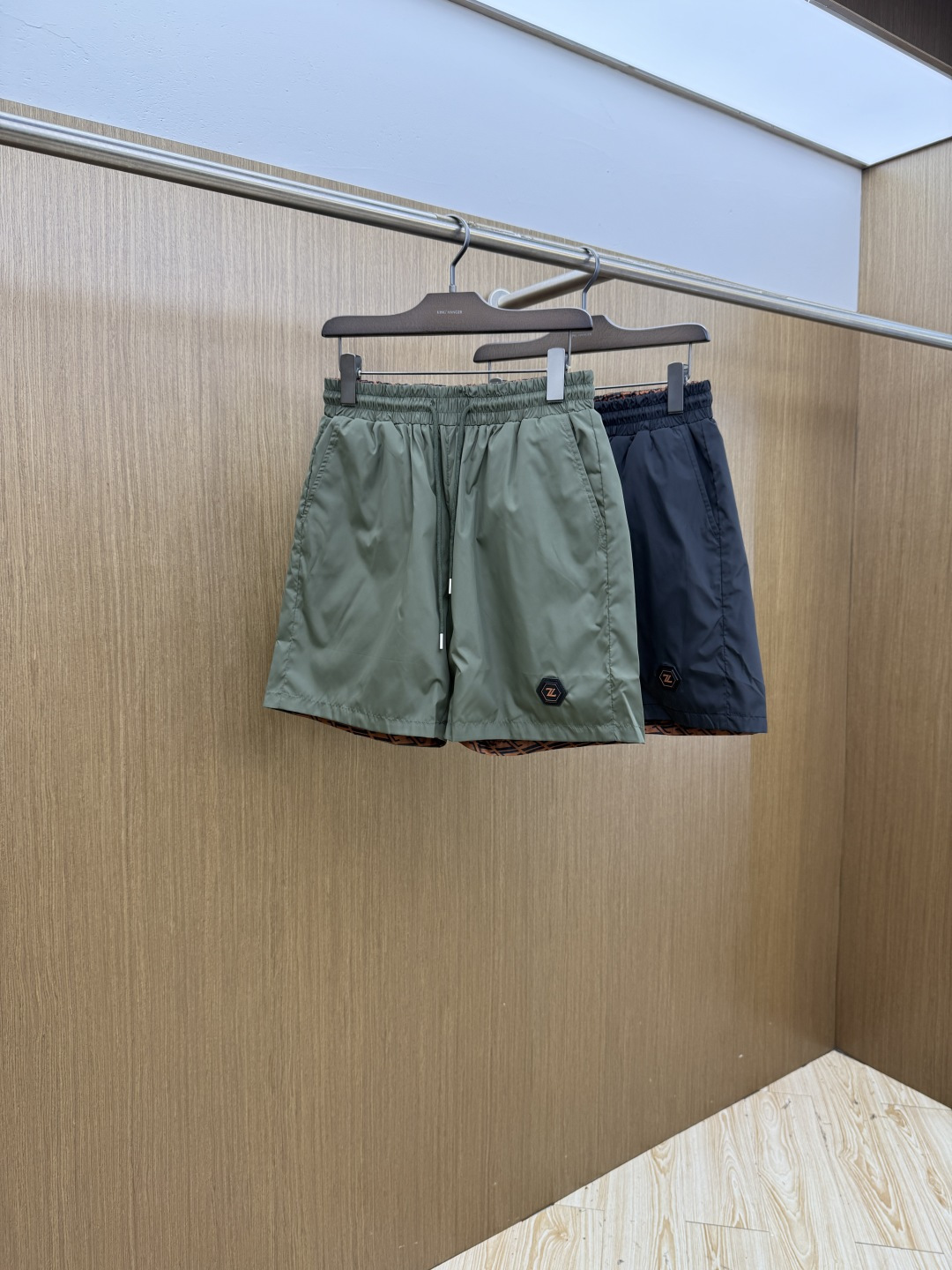 早春 ZZ 🔥🔥Ss独家专供新款休闲沙滩短裤🩳高端版本！定制面料 内里纱网 透气舒适度高，细节无可挑剔，