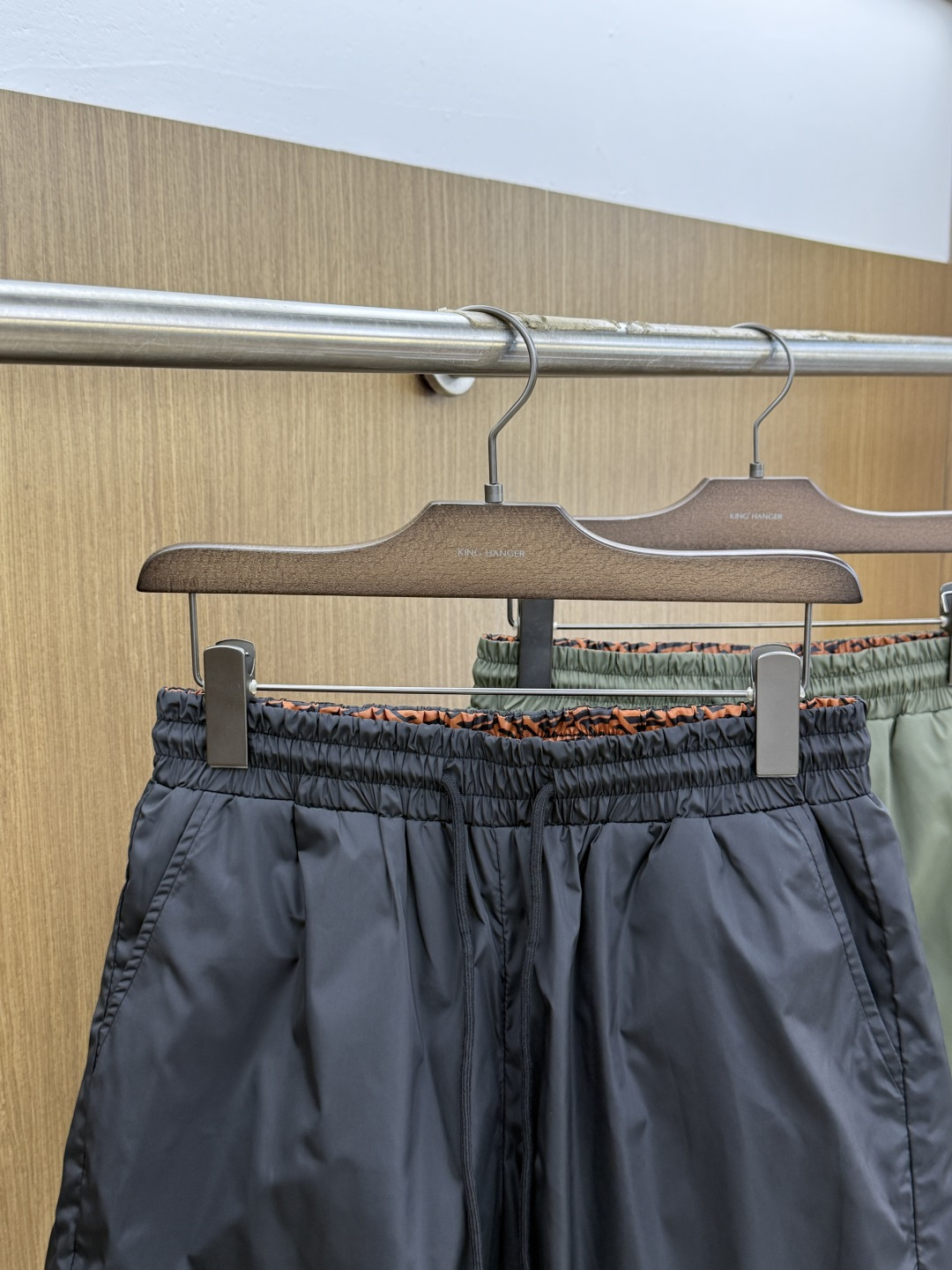 早春 Zz 🔥🔥Ss独家专供新款休闲沙滩短裤🩳高端版本！定制面料 内里纱网 透气舒适度高，细节无可挑剔，