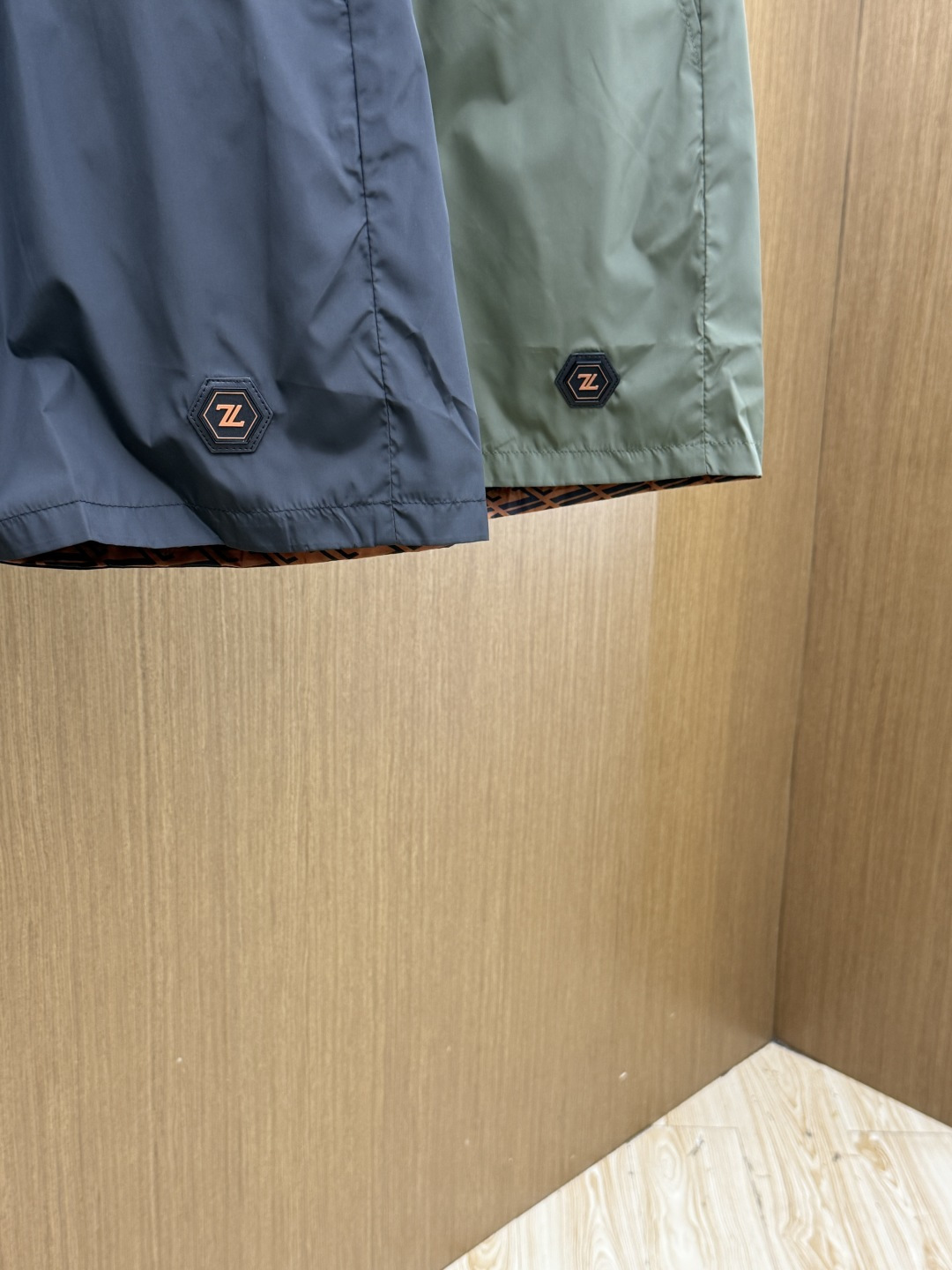 早春 Zz 🔥🔥Ss独家专供新款休闲沙滩短裤🩳高端版本！定制面料 内里纱网 透气舒适度高，细节无可挑剔，