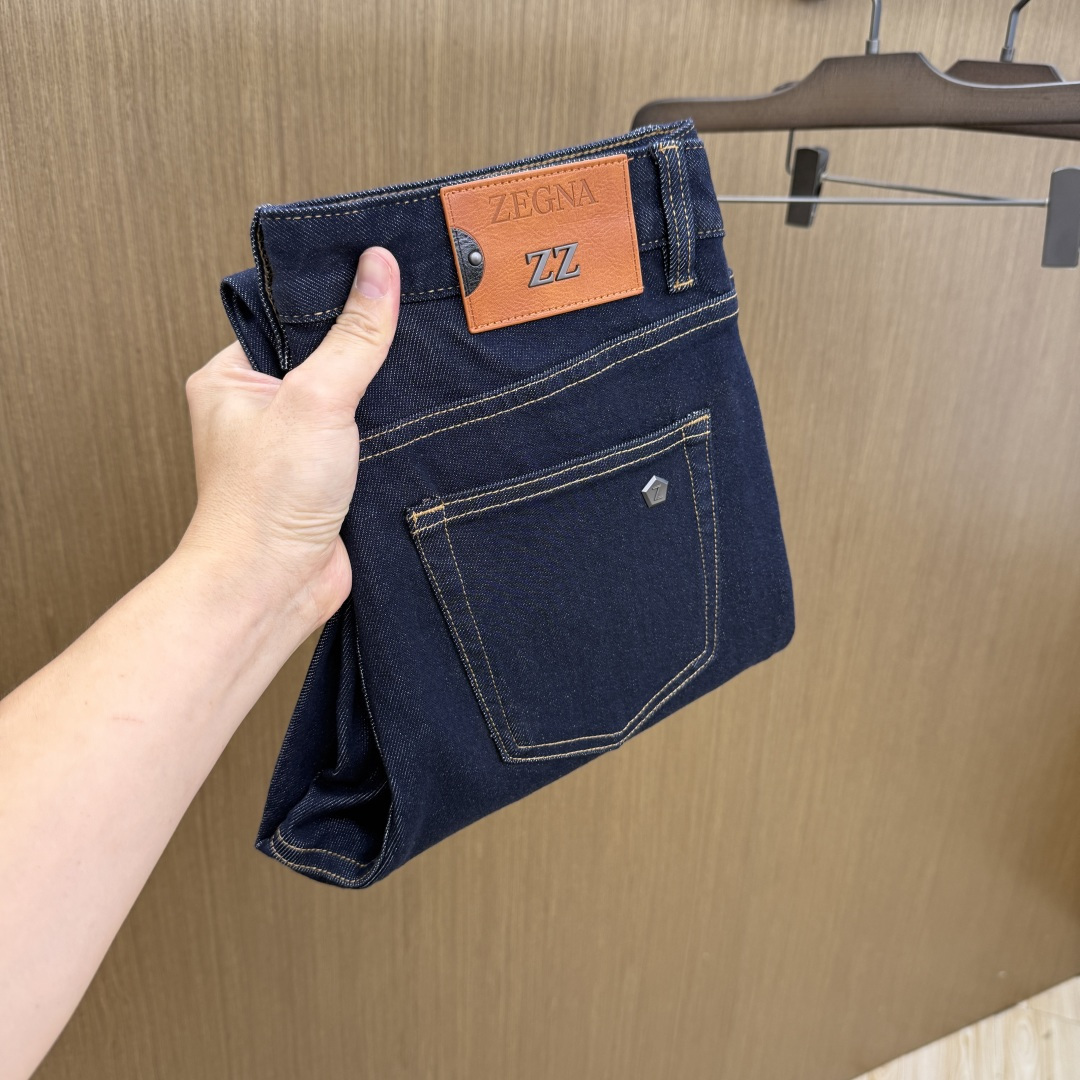 NO:834931,Early spring ZZ high-end customized quality 26SS spring and summer latest original jeans sold simultaneously at the counter Original customized replica Customer-supplied hardware accessories Original quality Imported denim fabrics heavily washed Fine workmanship and routing Excellent upper body, preferred item A60 SIZE: 29-36 without 35,,jeans,19860909早春 ZZ 高端定制品质 26SS春夏最新款原单牛仔裤 柜台同步发售 原版定制复刻 客供五金辅料 原单品质 进口牛仔面料重工洗水 做工走线精细 上身绝佳,优选单品A60 SIZE:29-36无35,,jeans,,Men's clothing