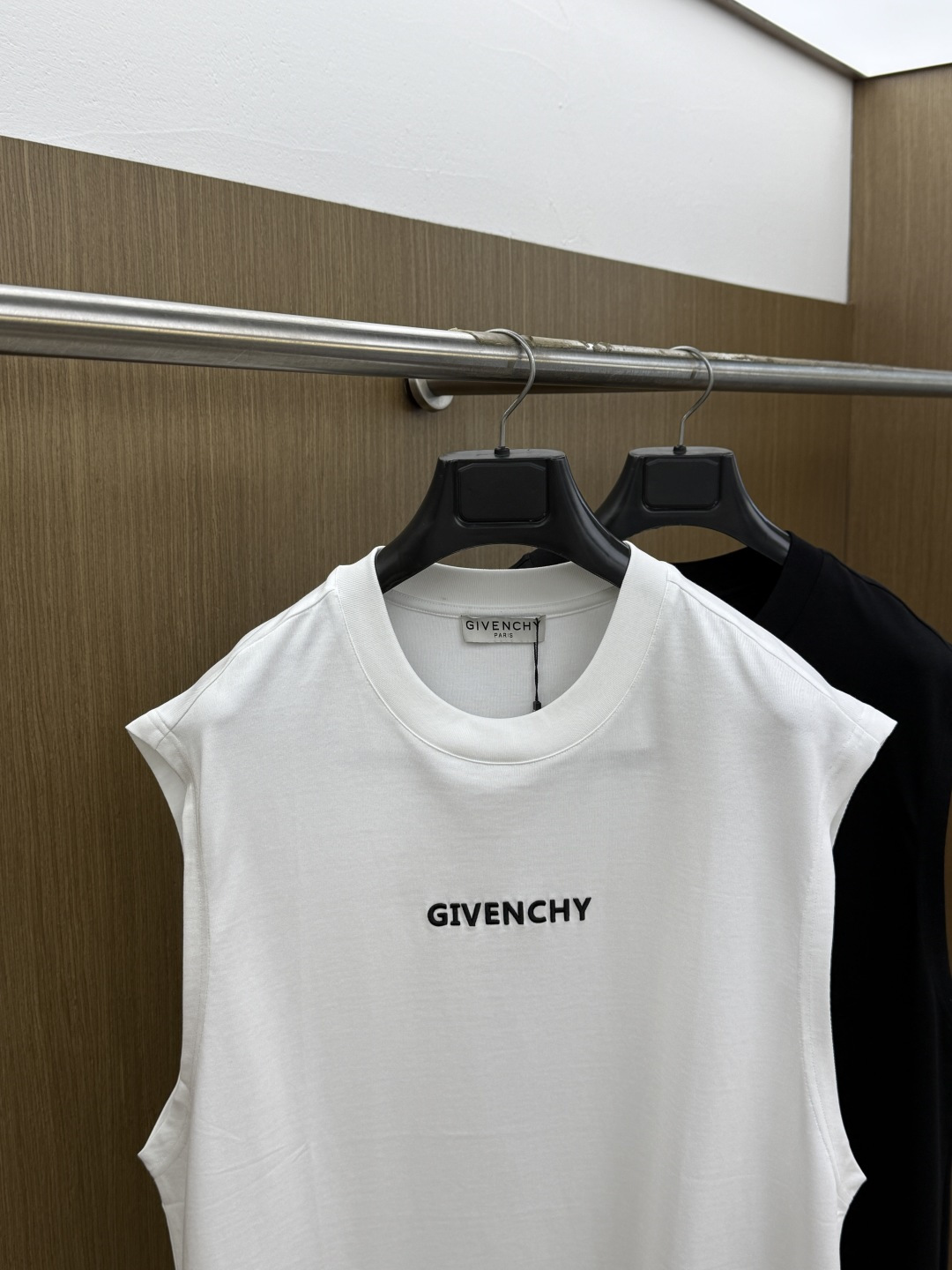 早春 Gvc 2026春夏新款背心，设计logo设计！极具设计精选客供面料，手感柔软亲肤，着身舒适透气性