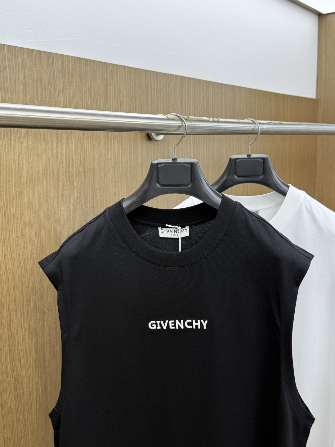 早春 Gvc 2026春夏新款背心，设计logo设计！极具设计精选客供面料，手感柔软亲肤，着身舒适透气性