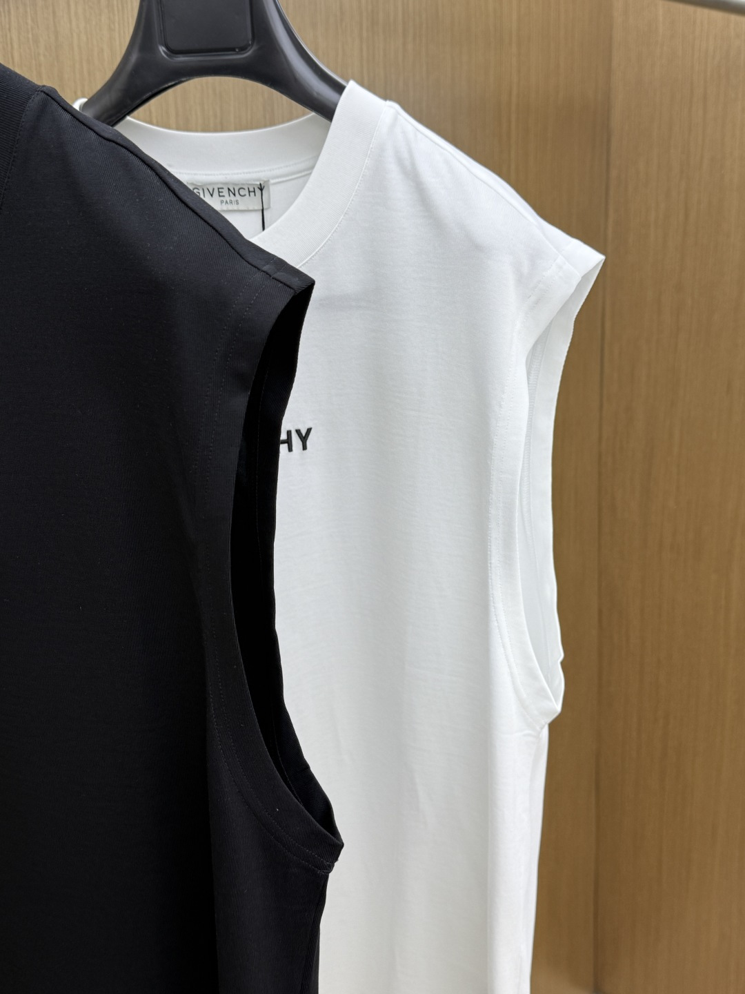 早春 Gvc 2026春夏新款背心，设计logo设计！极具设计精选客供面料，手感柔软亲肤，着身舒适透气性