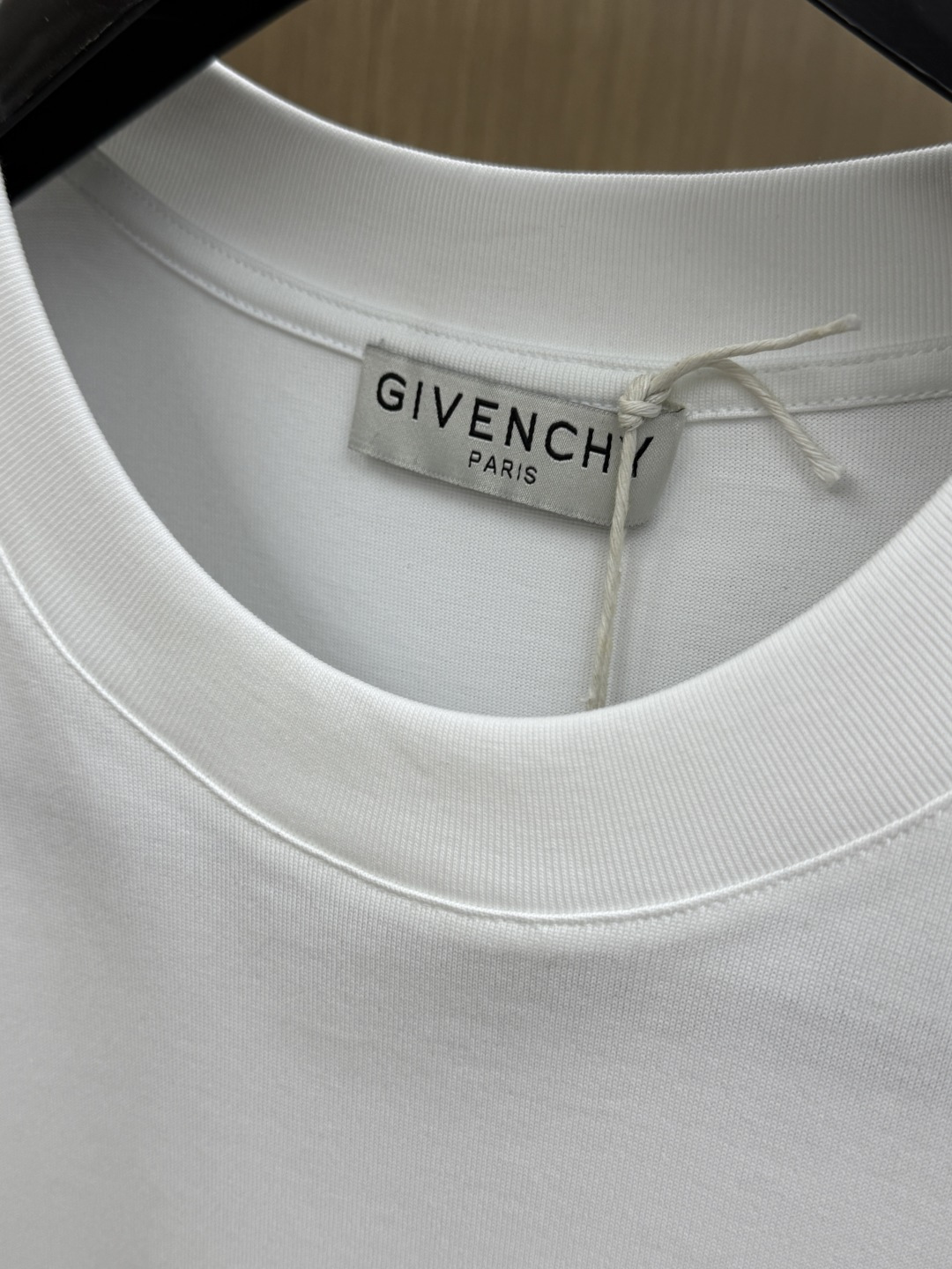 早春 Gvc 2026春夏新款背心，设计logo设计！极具设计精选客供面料，手感柔软亲肤，着身舒适透气性