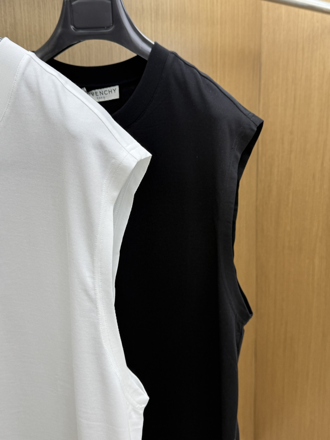 早春 Gvc 2026春夏新款背心，设计logo设计！极具设计精选客供面料，手感柔软亲肤，着身舒适透气性