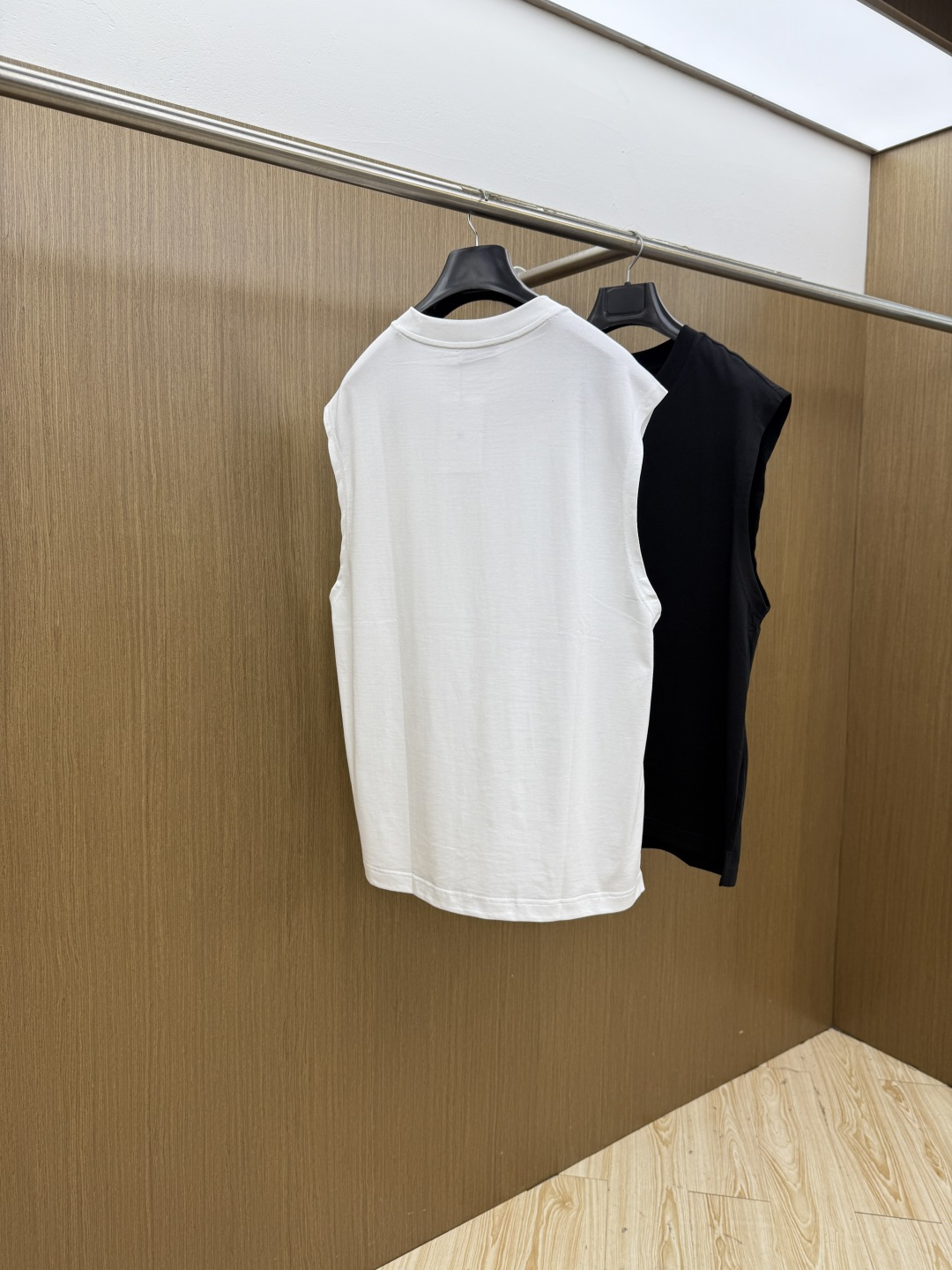 早春 Gvc 2026春夏新款背心，设计logo设计！极具设计精选客供面料，手感柔软亲肤，着身舒适透气性