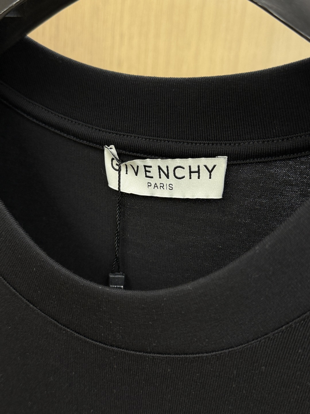 早春 Gvc 2026春夏新款背心，设计logo设计！极具设计精选客供面料，手感柔软亲肤，着身舒适透气性