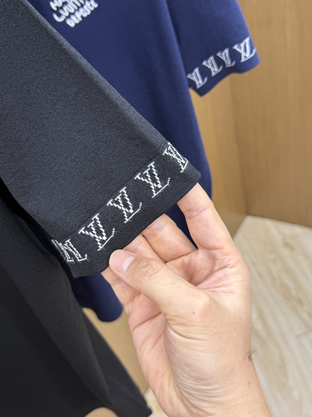早春 LV 🔥🔥独家定制 2026新款男士高端简约圆领针织短袖T恤衫，香港洋行渠道货，纯正血统品质，春夏
