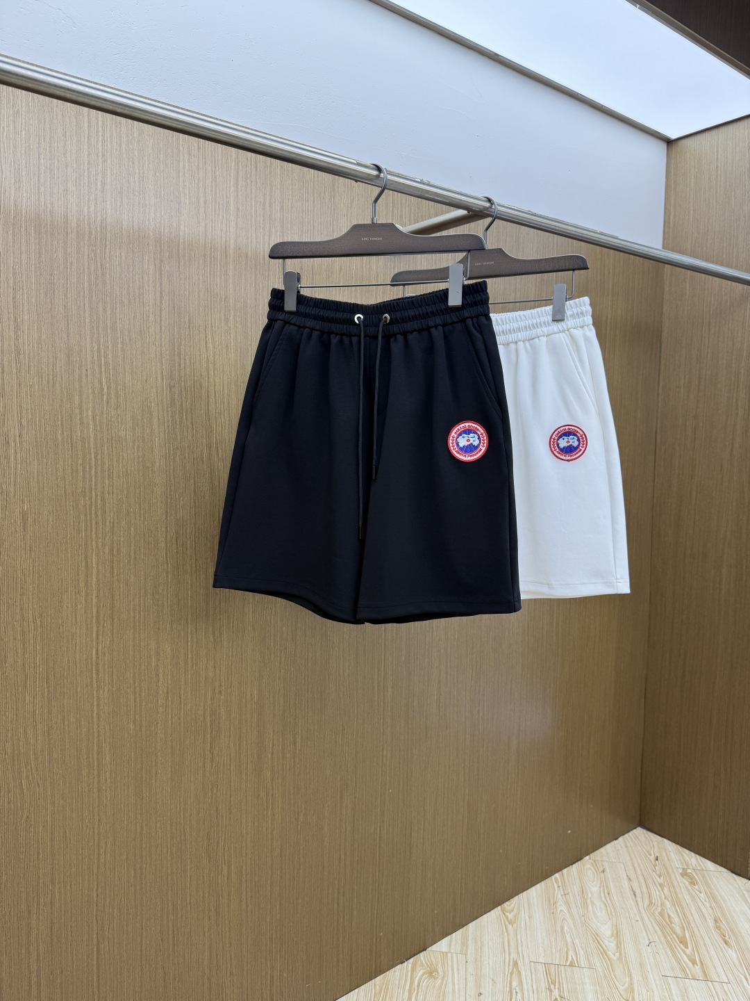 NO:844918,Early spring CANADA ss spring and summer exclusive new casual pants and shorts high-end version!  Customized fabrics with high breathability and comfort, non-sticky, impeccable details, brand element design concept, reflecting high quality. Presenting casual tailoring, the upper body shape is awesome!  Size: M-3XL FLS,,shorts,19860909早春 CANADA ss春夏专供新款休闲裤短裤 高端版本！定制面料 透气舒适度高,不粘腻,细节无可挑剔,品牌元素设计理念,体现高品质.呈现休闲裁剪,上身版型超赞！ 码数: M-3XL FLS,,shorts,,Men's clothing