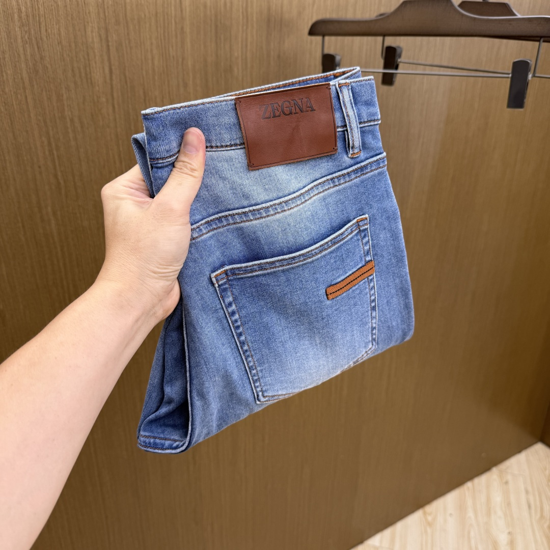 NO:835981,Early spring ZZ high-end customized quality 26SS spring and summer latest original jeans sold simultaneously at the counter Original customized replica Customer-supplied hardware accessories Original quality Imported denim fabrics heavily washed Fine workmanship and routing Excellent upper body, preferred item A60 SIZE: 30-38/no 35 37,,jeans,19860909早春 ZZ 高端定制品质 26SS春夏最新款原单牛仔裤 柜台同步发售 原版定制复刻 客供五金辅料 原单品质 进口牛仔面料重工洗水 做工走线精细 上身绝佳,优选单品A60 SIZE:30-38/无35 37,,jeans,,Men's clothing