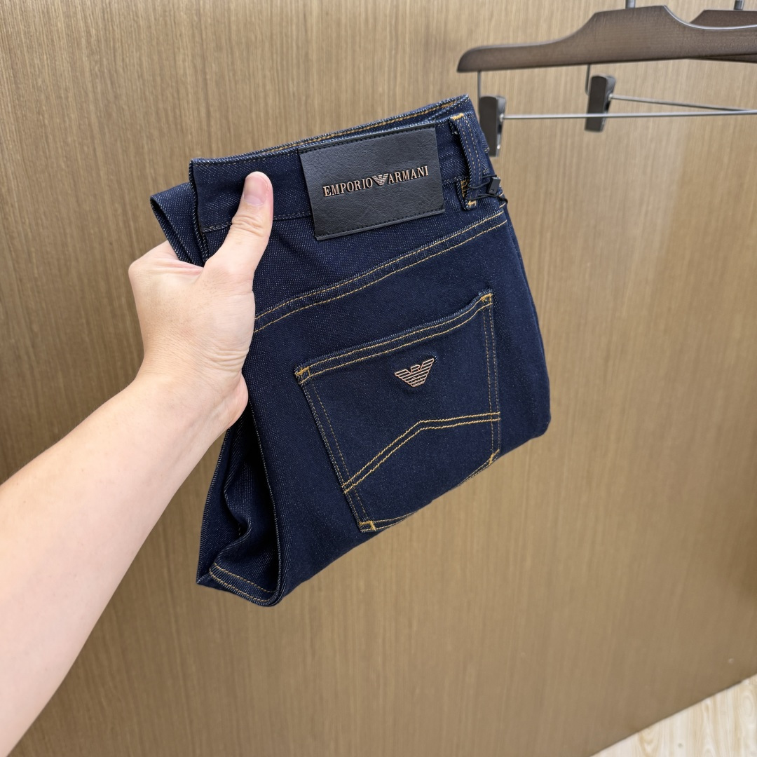 NO:835966,Early spring AJ high-end customized quality 26SS spring and summer latest original jeans sold at the same time. Original customized replica. Hardware accessories supplied by customers. Original quality. Imported denim fabrics are heavily washed. Fine workmanship. Excellent upper body. Preferred item A60 SIZE: 29-36/No 35,,jeans,19860909早春 AJ 高端定制品质 26SS春夏最新款原单牛仔裤 柜台同步发售 原版定制复刻 客供五金辅料 原单品质 进口牛仔面料重工洗水 做工走线精细 上身绝佳,优选单品A60 SIZE:29-36/无35,,jeans,,Men's clothing