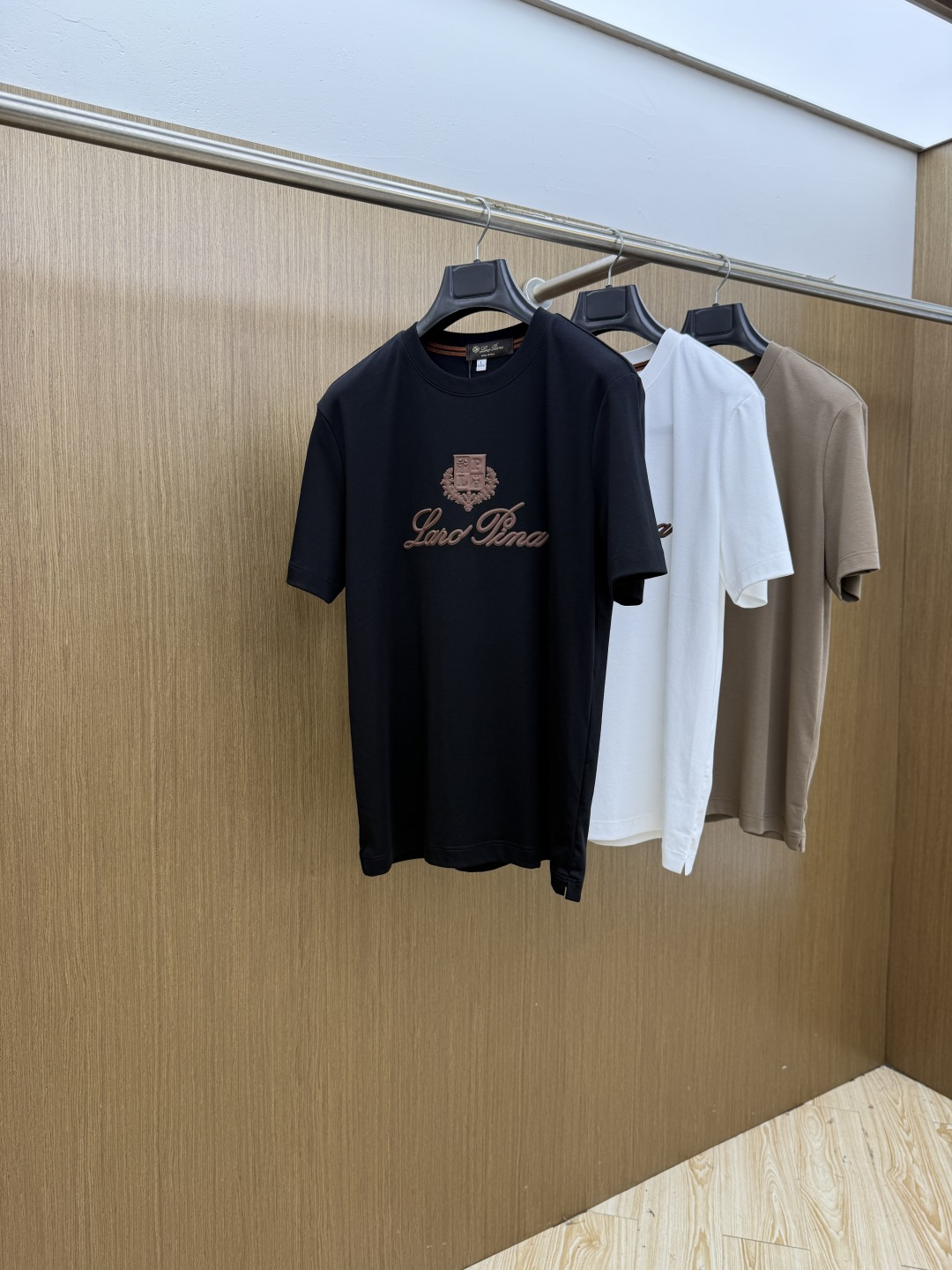 早春 Loro piana 🔥🔥春夏新款原单男士圆领短袖T恤 柜台同步发售 🔥爆款🔥 ✨简洁时尚百搭 高端品质 ✨胸前刺