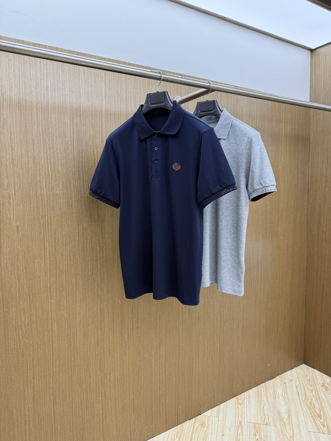 NO:837664,Early Spring Style LSS New Original Men's Casual Lapel Polo Short Sleeves High-End Customized High-end Version Fashionable and Versatile Popular Imported Fabrics Super Soft and Delicate Handle Skin-Friendly and Comfortable High-end Boutique The OEM's Finely Made Upper Body is Excellent Men's Necessary Items Code Number: M-3XL E10, loro piana, T-shirt,19860909早春款 LSS新款新款原单男士休闲翻领polo短袖 高端定制 高端版本 时尚百搭爆款进口面料 手感超柔软细腻 穿着亲肤舒适 高端精品 代工厂精细做上身非常赞 男士必备单品 码数:M-3XL  E10,,loro piana,T-shirt,,Men's clothing
