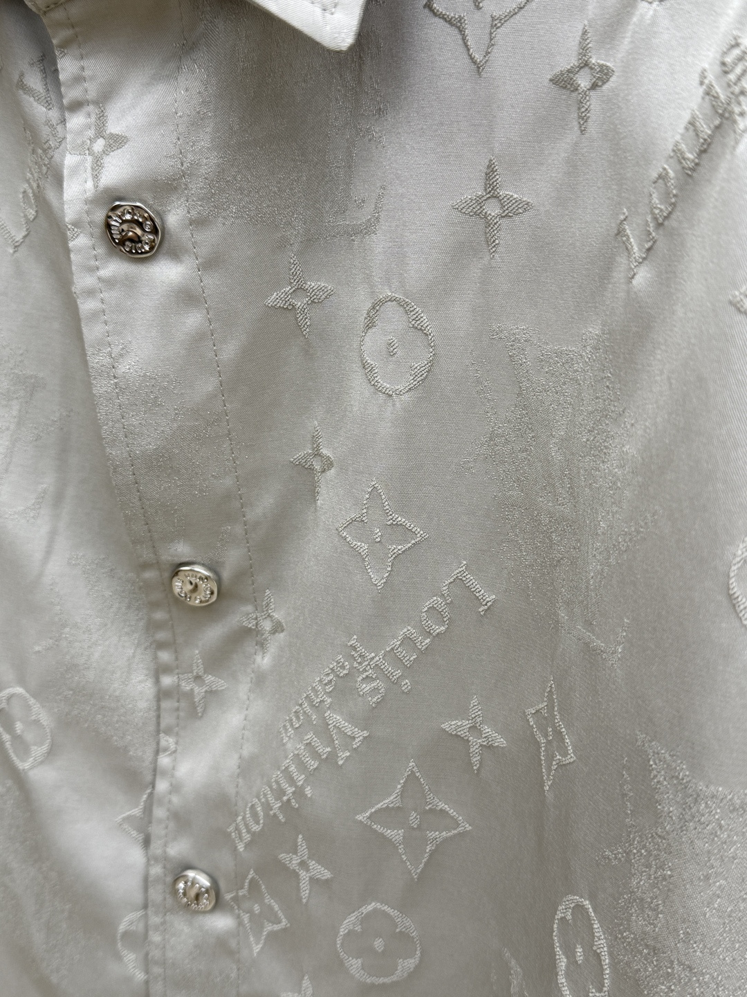 早春/套 LV  🔥🔥独家定制 26SS春季新款短袖㊙️翻领短袖短裤套装，棉麻纤维面料短裤套装，上身效果