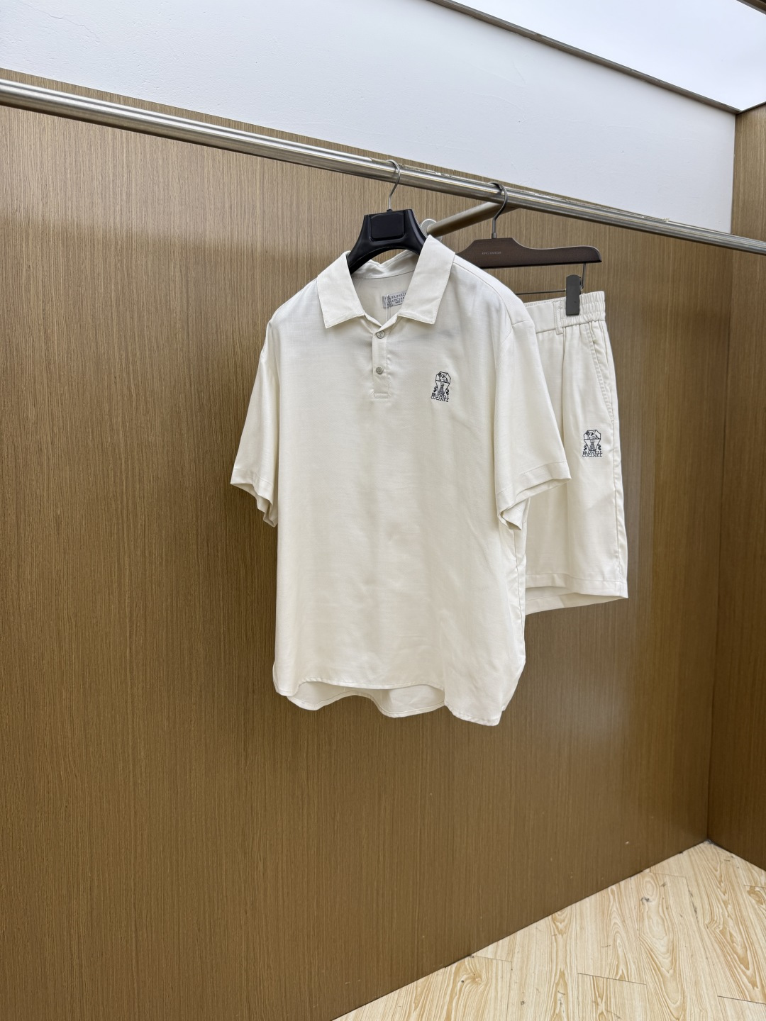 NO:847256,Early spring / set BC exclusive customization 26SS spring new short-sleeved lapel short-sleeved shorts suit, cotton and linen fiber shorts suit, the upper body effect is great, leisure and vacation boutique!  Light luxury style, simple and elegant!  Size M-XXXL fdm,,shorts,T-shirt,19860909早春 /套 BC 独家定制 26SS春季新款短袖翻领短袖短裤套装,棉麻纤维面料短裤套装,上身效果非常棒,休闲度假精品！轻奢风格简约大气！ 尺码M-XXXL  fdm,,shorts,T-shirt,,Men's clothing