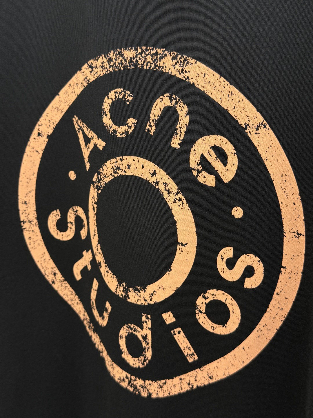 早春 Ance🔥🔥新品短袖T恤，帅气时尚，胸前精致刺绣字母logo，简约百搭款。面料棉 不仅挺括，保持潮