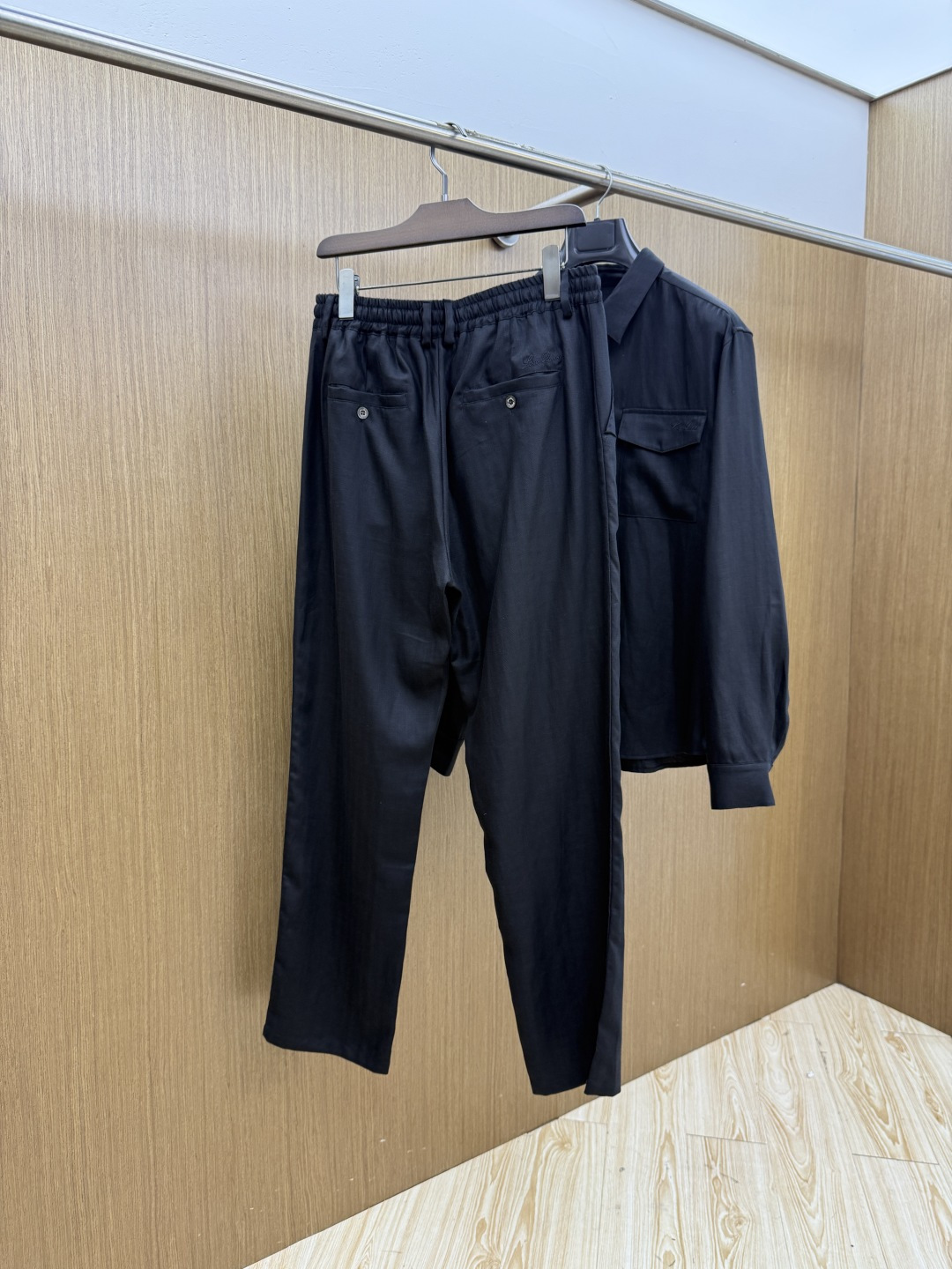 早春/套 Loro Piana 一套不拆2026Ss高端品质专柜，贸易公司渠道稀出，领先官网发售！经典休
