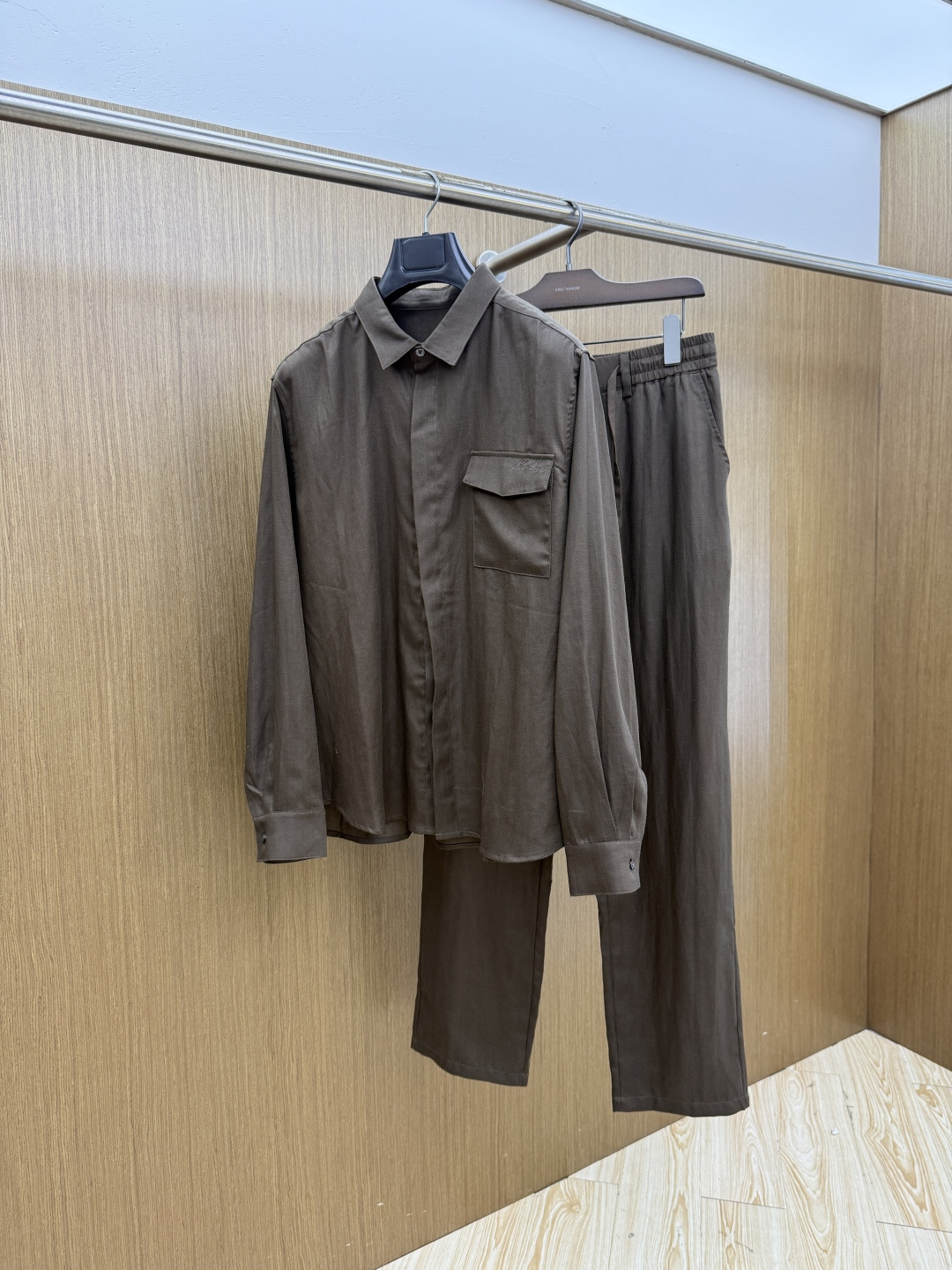早春/套 Loro Piana 一套不拆2026Ss高端品质专柜，贸易公司渠道稀出，领先官网发售！经典休