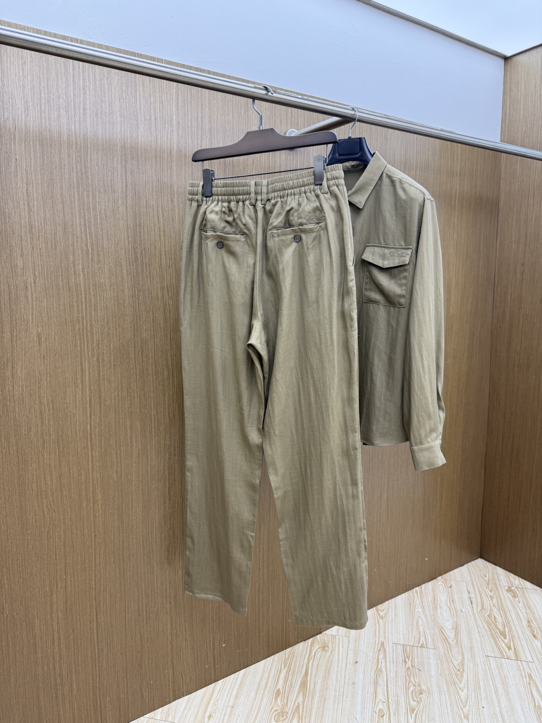 早春/套 Loro Piana 一套不拆2026Ss高端品质专柜，贸易公司渠道稀出，领先官网发售！经典休