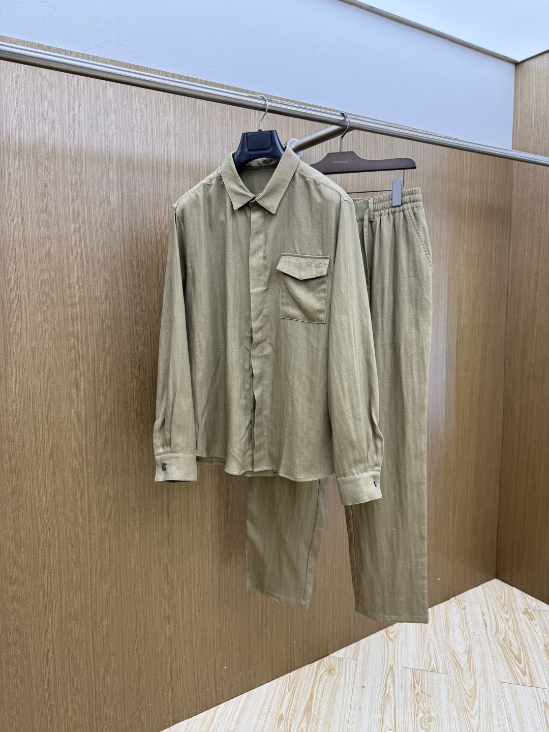 早春/套 Loro Piana 一套不拆2026Ss高端品质专柜，贸易公司渠道稀出，领先官网发售！经典休