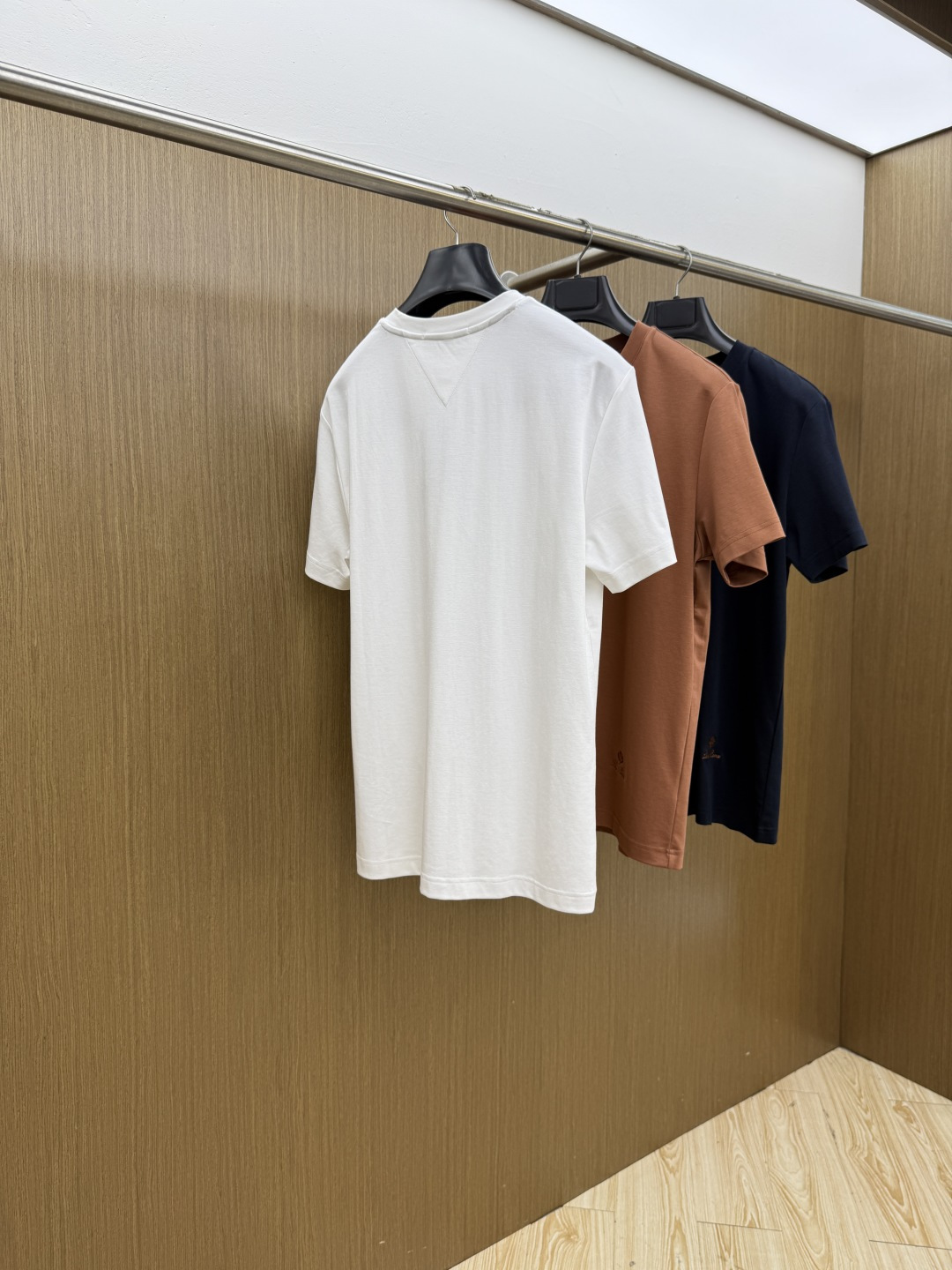 早春 Loro piana 🔥s新品莫代尔T恤.原单推荐❤️经典标识.3D立体定制工艺.质感品质呈现.经