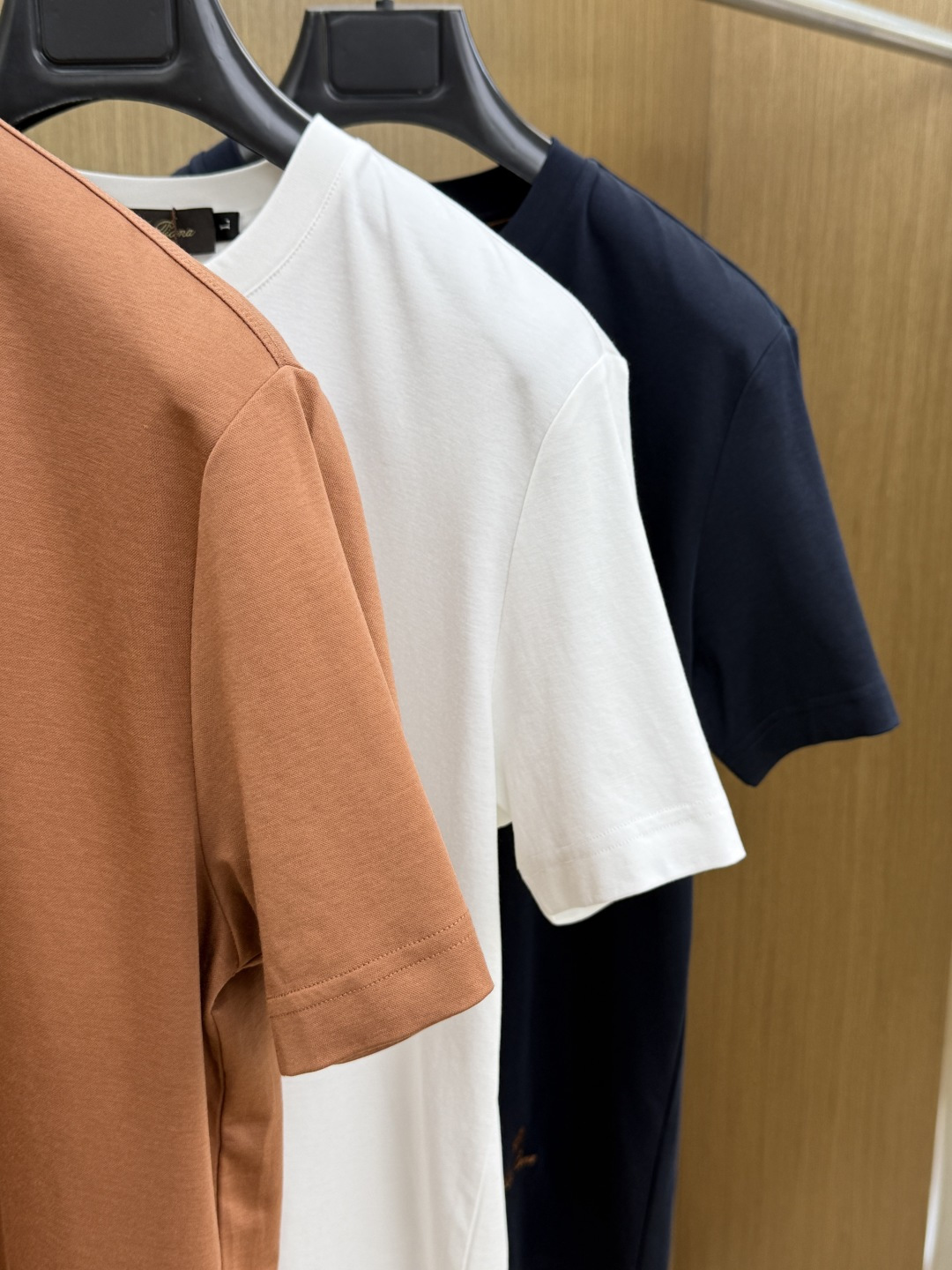 早春 Loro piana 🔥s新品莫代尔T恤.原单推荐❤️经典标识.3D立体定制工艺.质感品质呈现.经