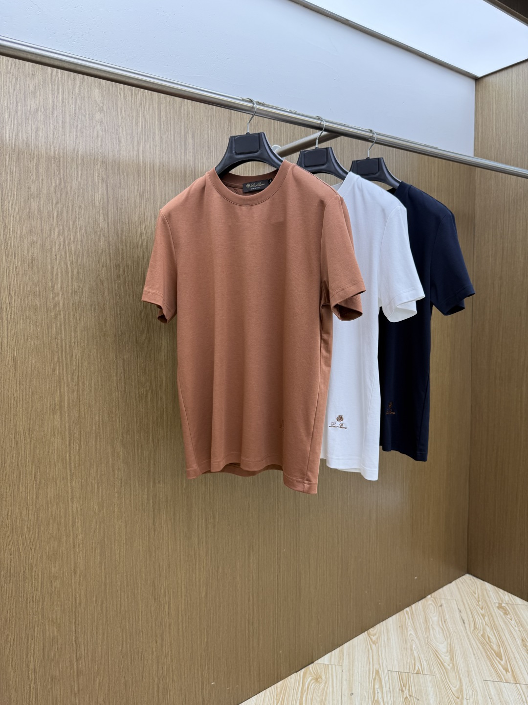 早春 Loro piana 🔥s新品莫代尔T恤.原单推荐❤️经典标识.3D立体定制工艺.质感品质呈现.经