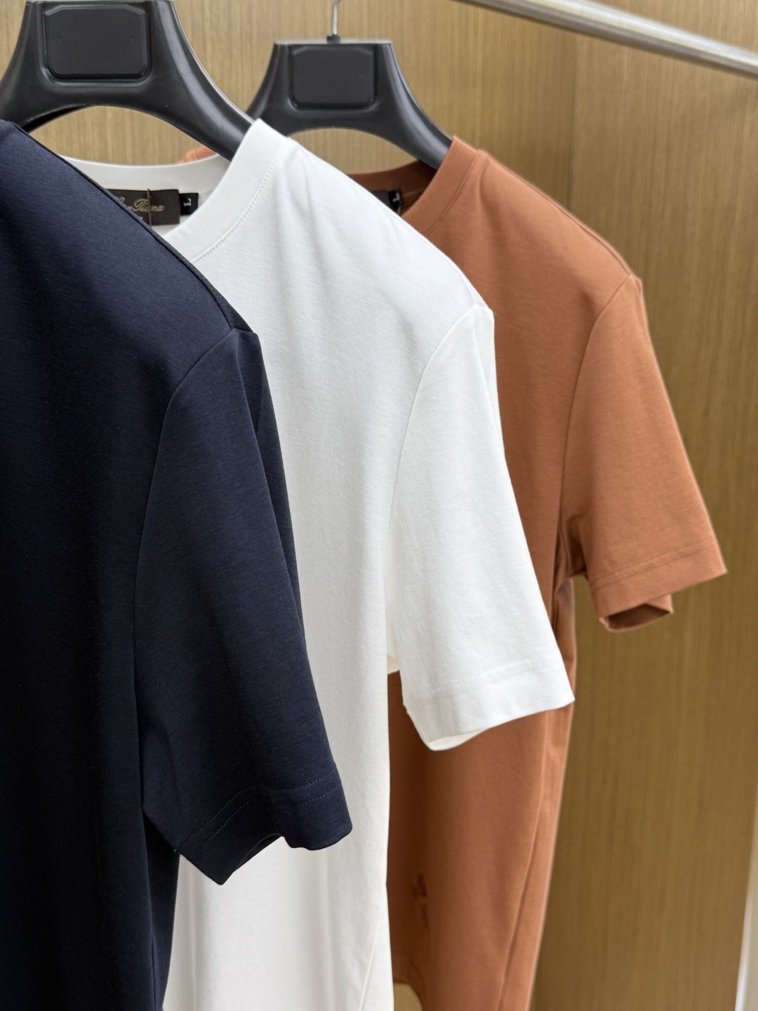 早春 Loro piana 🔥s新品莫代尔T恤.原单推荐❤️经典标识.3D立体定制工艺.质感品质呈现.经