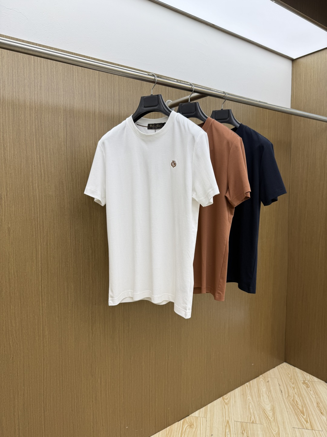 早春 Loro piana 🔥s新品莫代尔T恤.原单推荐❤️经典标识.3D立体定制工艺.质感品质呈现.经