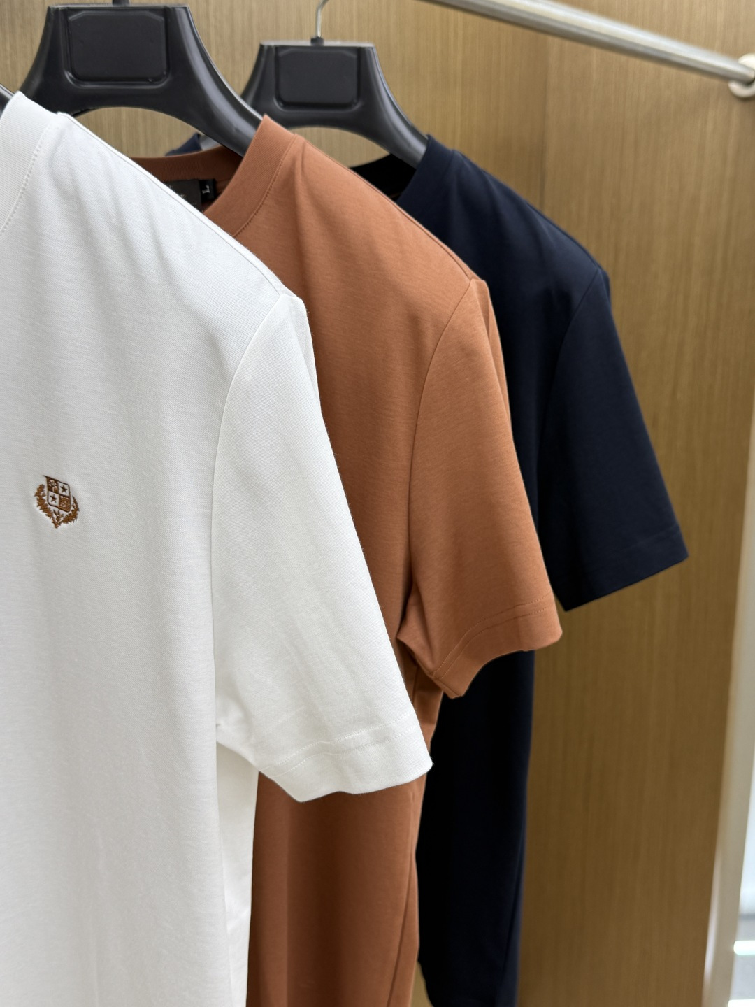 早春 Loro piana 🔥s新品莫代尔T恤.原单推荐❤️经典标识.3D立体定制工艺.质感品质呈现.经