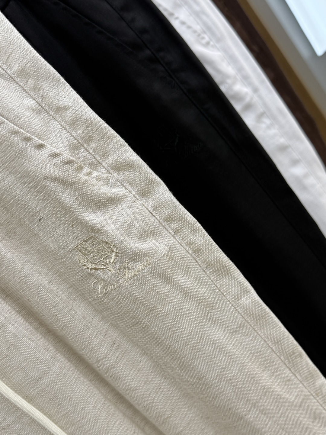 早春 Loro Piana 🔥🔥春季最新品，同步有售，时尚休闲裤，进口原版面料，做工极为复杂，唯一可以做