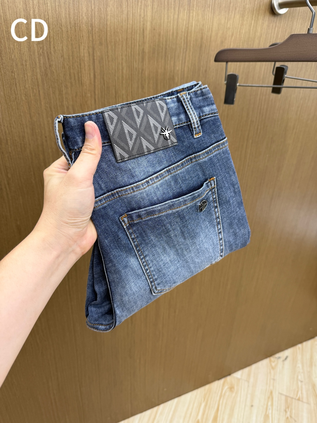 早春 CD 🔥🔥高端定制 26ss春夏新品轻奢休闲牛仔裤👖 官网同步发售，裤身工艺设计，客供辅料、高定棉
