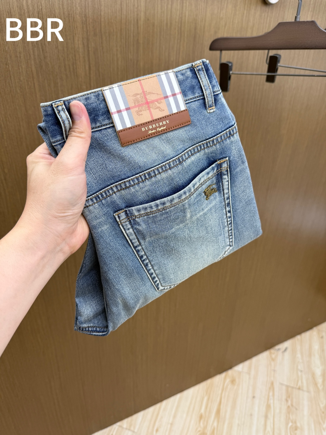早春 BBR 🔥🔥高端定制 26ss春夏新品轻奢休闲牛仔裤👖 官网同步发售，裤身工艺设计，客供辅料、高定