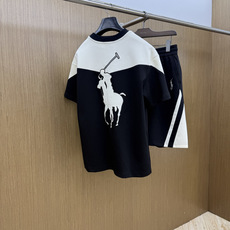 早春/套 Polo 🔥🔥高端定制 2026春夏新款首发专柜最新款短袖短裤休闲套装 高端订制 设计前卫时尚!品牌logo重 早春/套 Polo 🔥🔥高端定制 2026春夏新款首发专柜最新款短袖短裤休闲套装 高端订制 设计前卫时尚!品牌logo重