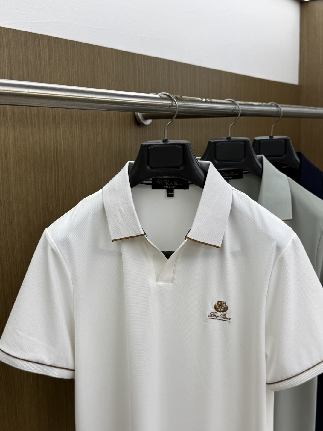 早春 Loro Piana 🔥🔥独家定制 2026春夏新款男士短袖Polo衫，品牌最新设计元素！既不单调也不复杂,恰到好