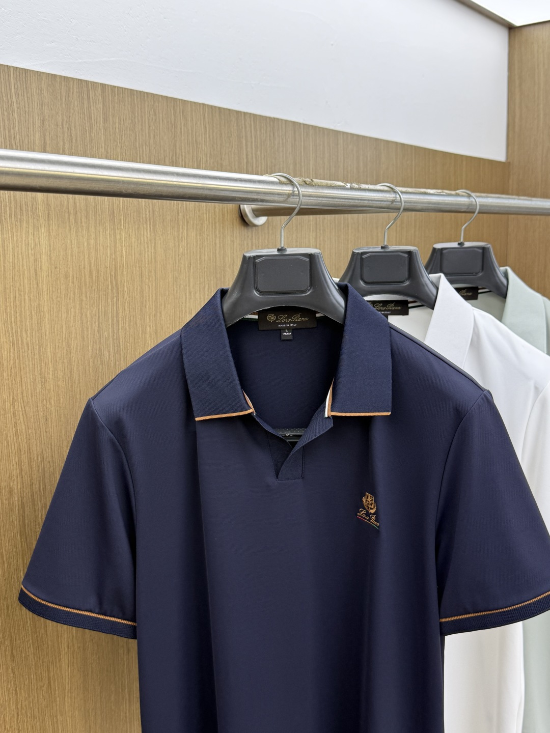 早春 Loro Piana 🔥🔥独家定制 2026春夏新款男士短袖Polo衫，品牌最新设计元素！既不单调也不复杂,恰到好