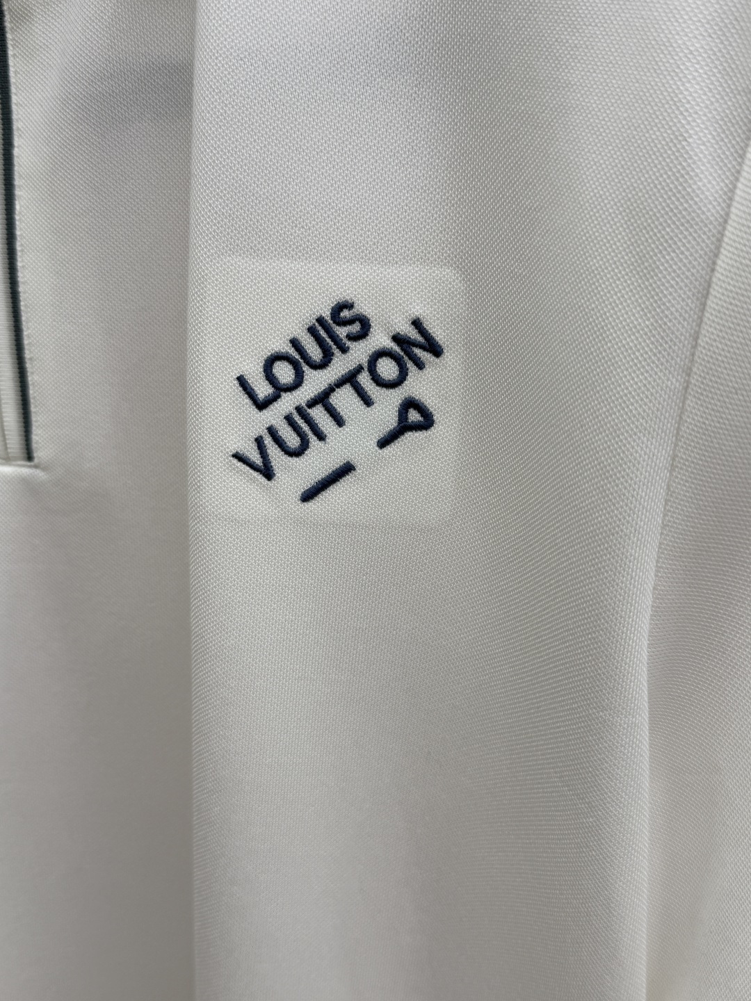 早春 LV 🔥🔥独家定制 2026春夏新款男士短袖Polo衫，品牌最新设计元素！既不单调也不复杂,恰到好处的展现品味！客